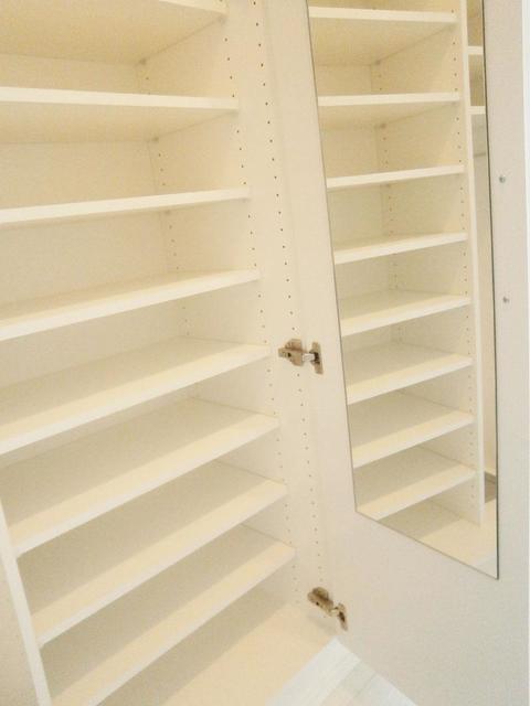 シューズボックス
※写真は同タイプ住戸です。