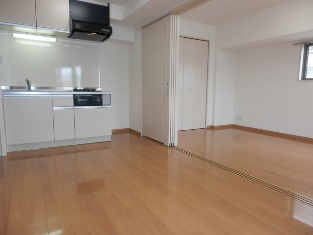 6.8帖のダイニングキッチンです。