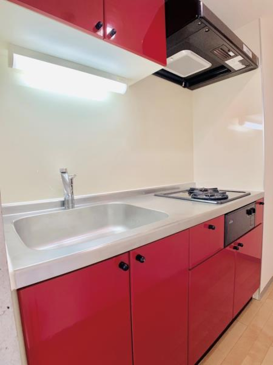 こちらも真っ赤！テンションがあがりますね。お料理中はいい気分でハミングしてしまいそうです。