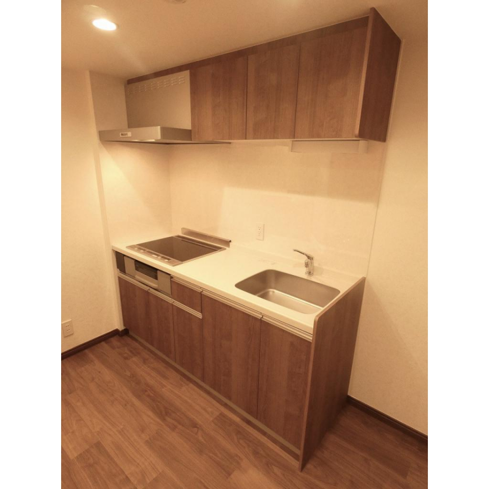 ３口のIHコンロにグリル、ゆとりのあるワークトップで料理の幅も広がりそうです。