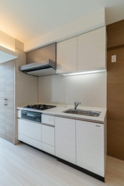 キッチンの様子。※写真は同タイプ住戸です。