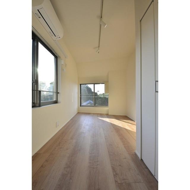 約13帖の1Rです。