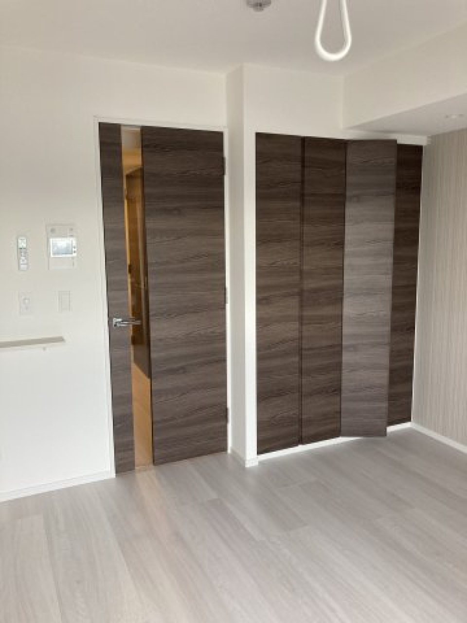 クローゼットは2つついています。