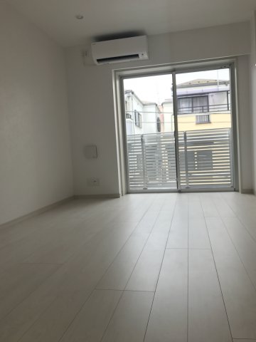 北東向きのお部屋は、直射日光を避けることができるので、室内の温度が比較的安定しやすく、快適に過ごせます。