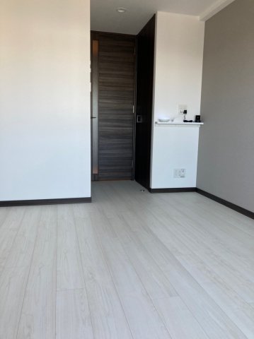 お部屋が白いので広く見え開放感があります。