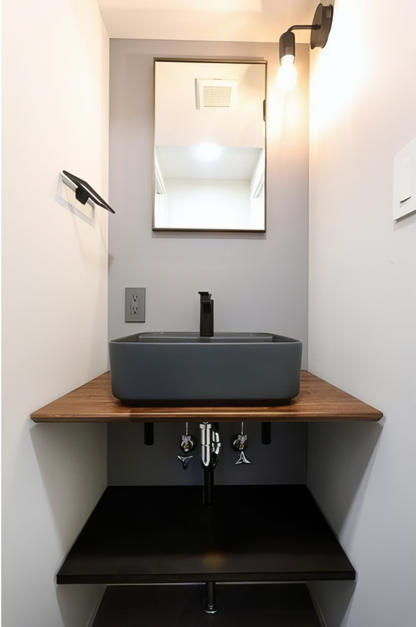 洗面台も居室とトーンが統一されていて素敵