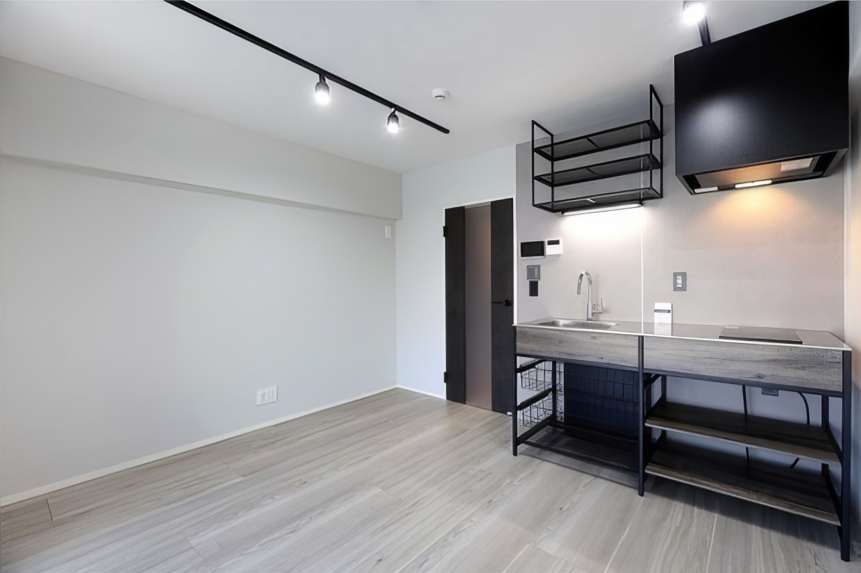 グレイッシュな木目とアイアンの組み合わせが、ヴィンテージ感漂う空間