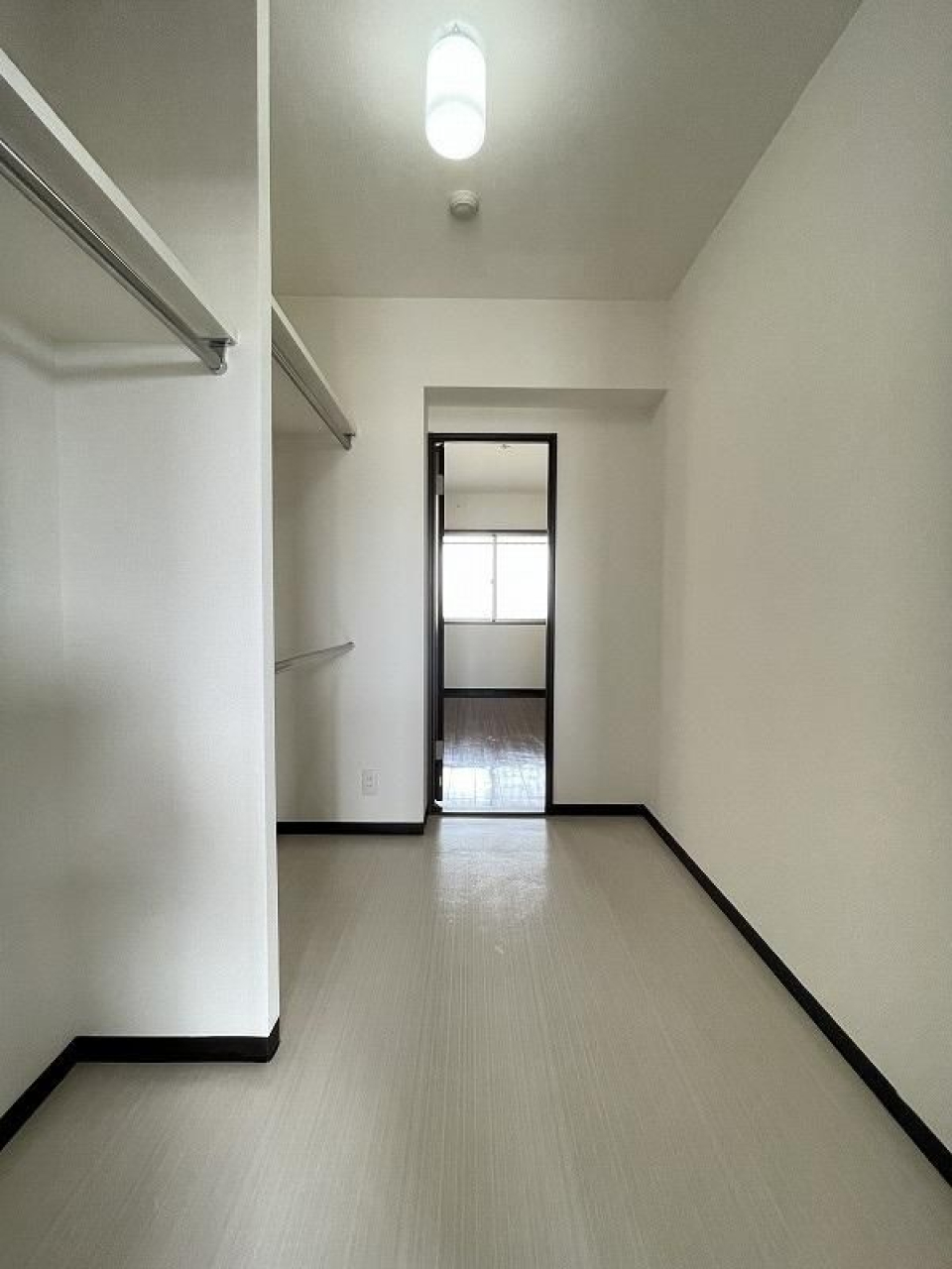 ウォークスルークローゼット
収納力抜群！