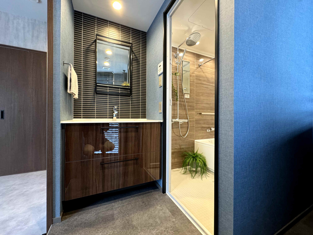 洗面所も広々としている。