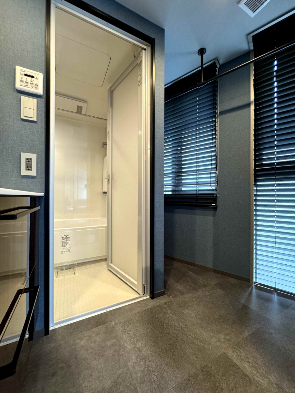 洗面所の奥は何か収納できそう。