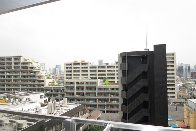 8階建ての建物の７階にあるお部屋です。※参考写真