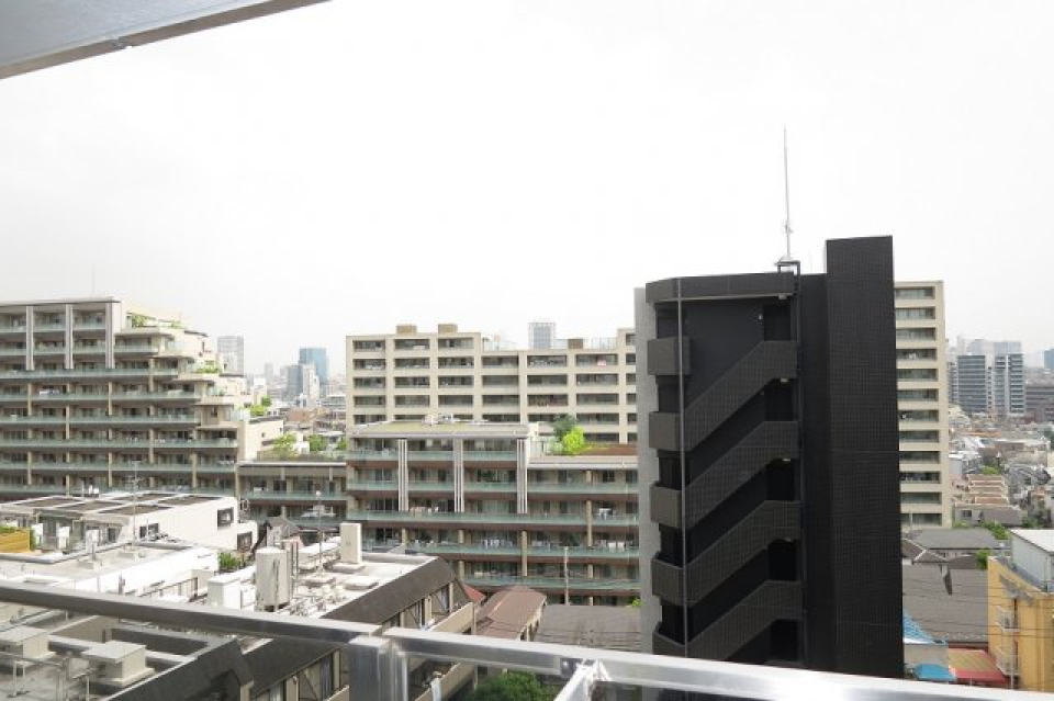 8階建ての建物の７階にあるお部屋です。※参考写真