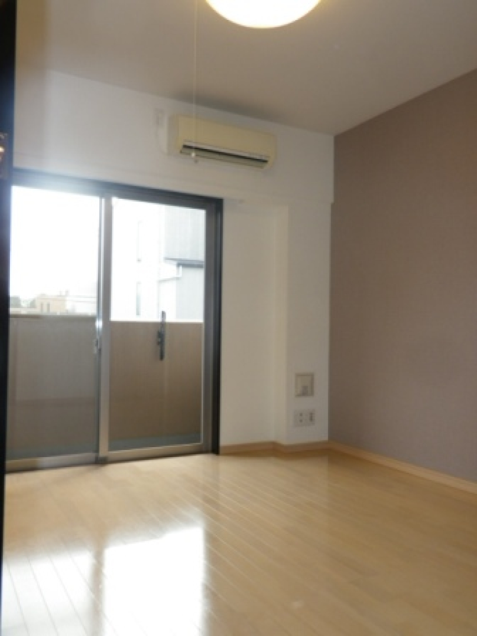 6.7帖の居室です。