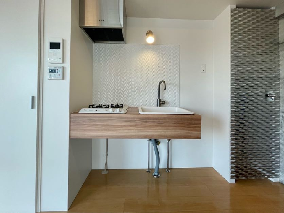 キッチンは、余計なものはそぎ落としたミニマムサイズです。