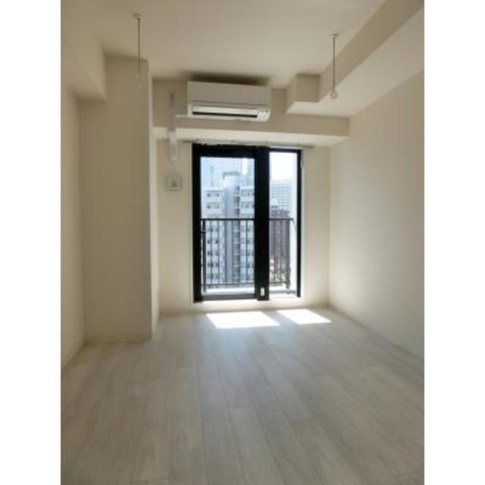 南向きの日差しが入りやすいお部屋です。※写真は同タイプ住戸です。