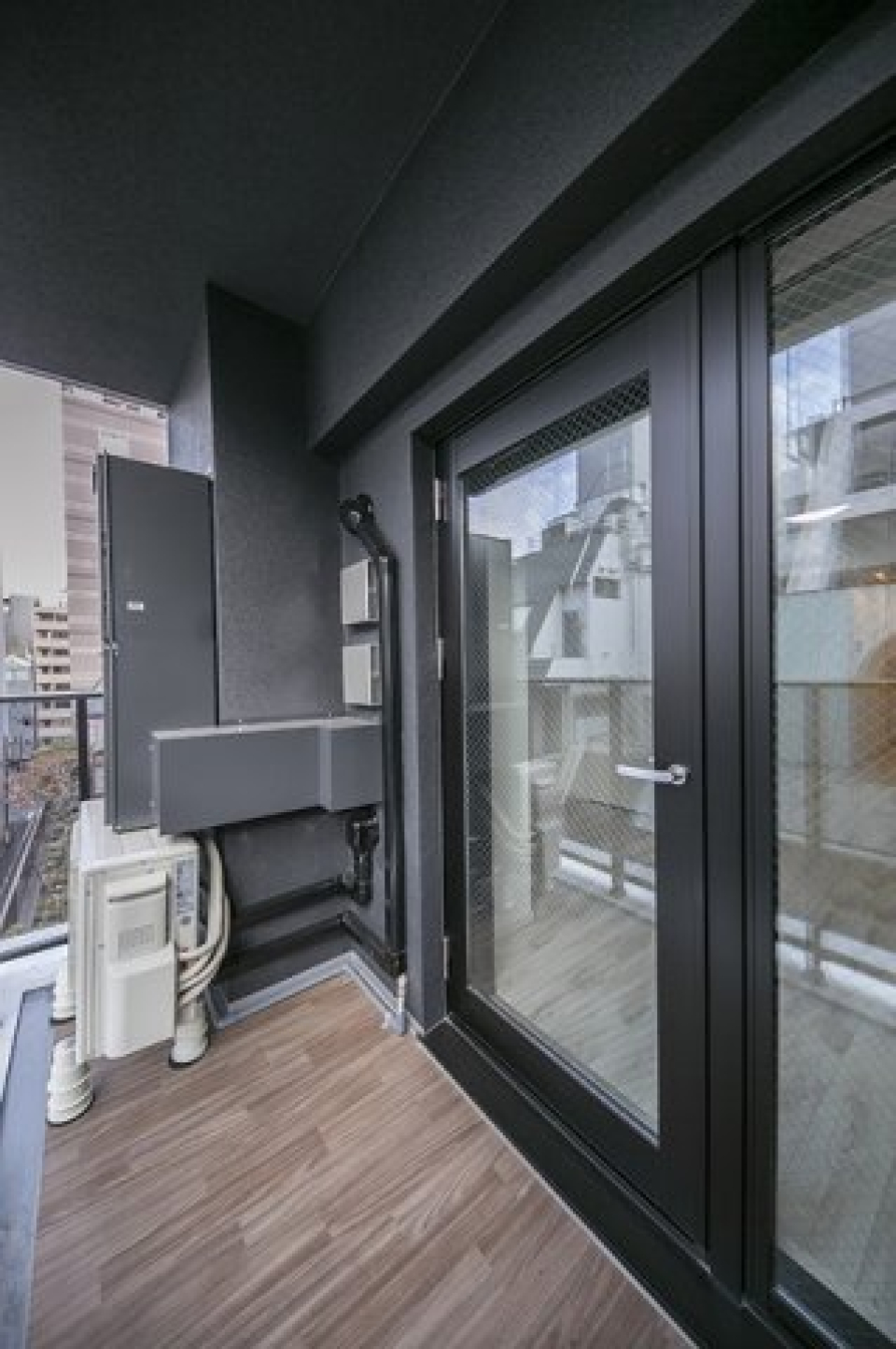 バルコニーの床もデザイン性にこだわってます。
※写真は同タイプ住戸です。