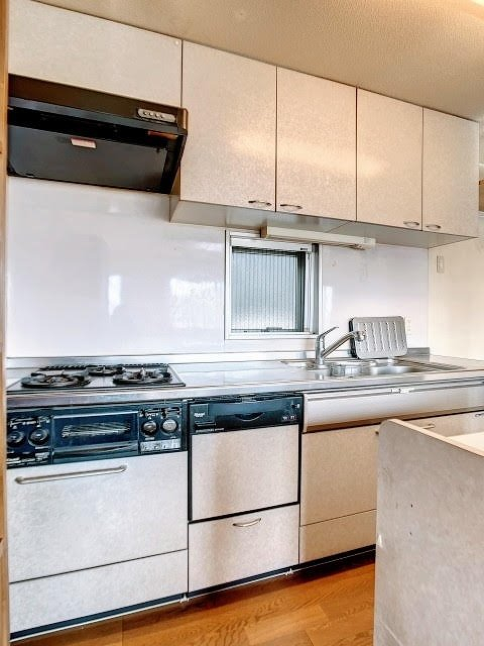 システムキッチン（3口ガスコンロ・グリル付）