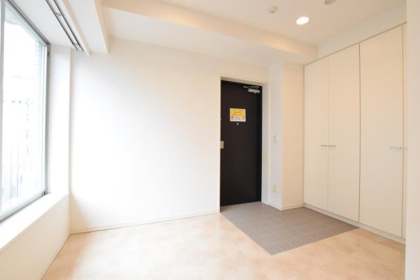 お出かけ前にサッと空の様子を確認。窓が付いているので、傘を忘れることがなくなりそうです。