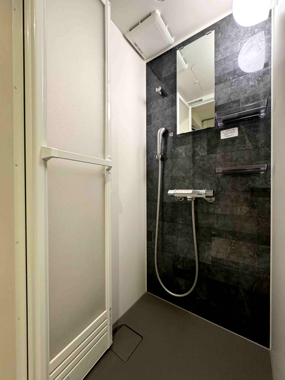 シャワールーム