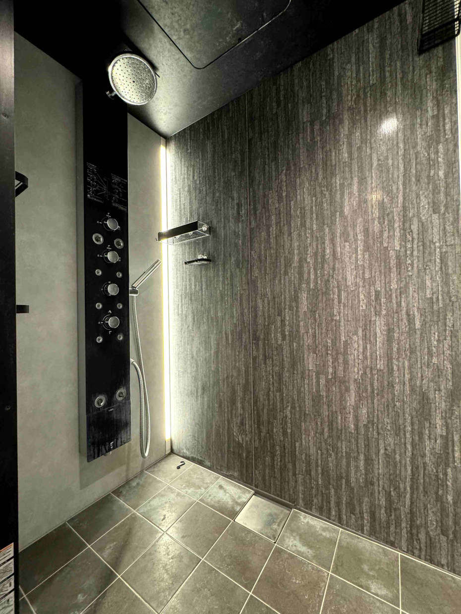 お風呂はなく、シャワールーム。