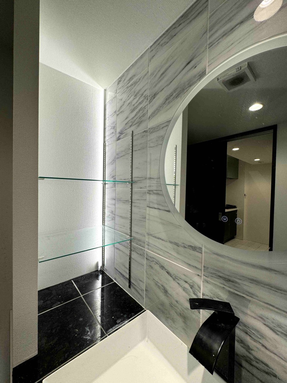 洗面台のキャビネット収納