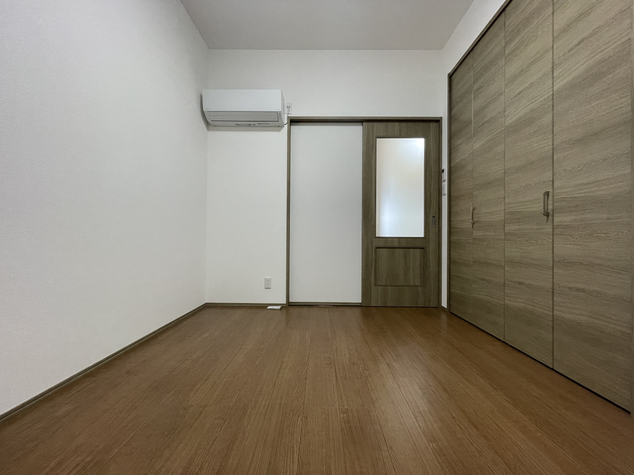 窓がない洋室だけど、エアコン完備！