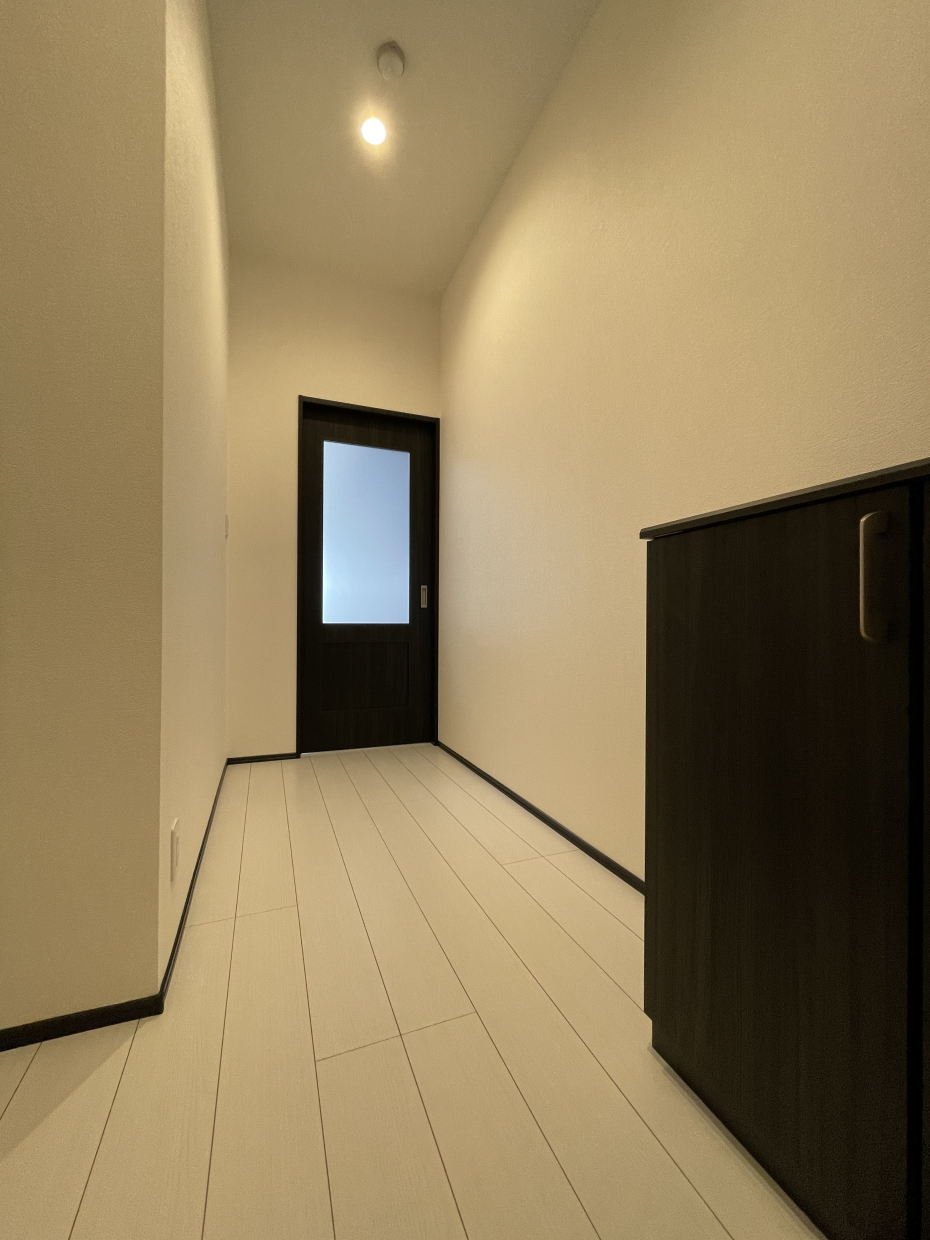 玄関が広くて、趣味のモノも置いておけそう。