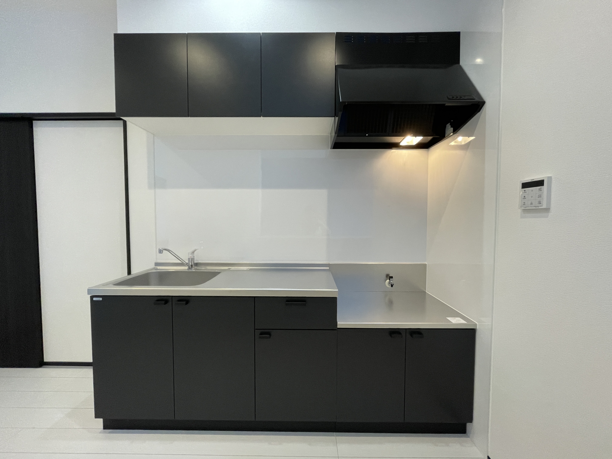 ペンダントライトだけでカッコつけクッキングしたい。