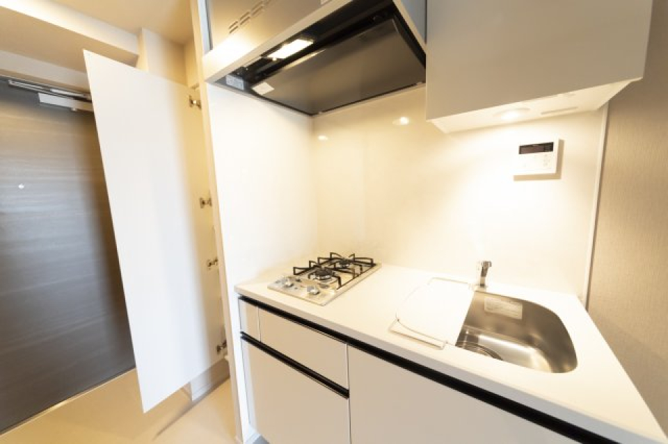 シンクにカバーがあり、ワークスペースを確保することができます。※参考写真