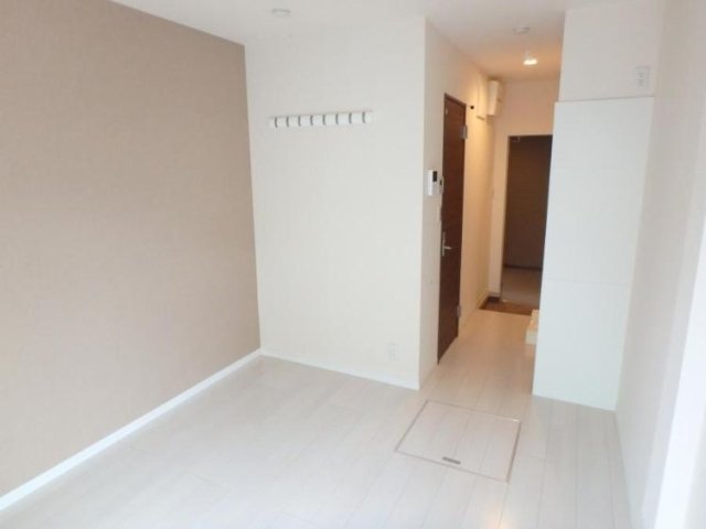 優しい色合いのアクセントウォールが落ち着いた雰囲気をだしています。