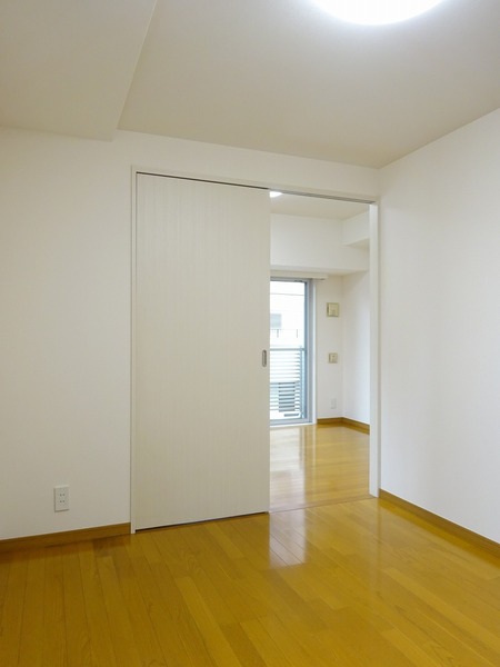 南西向きで自然光を取り入れてください！