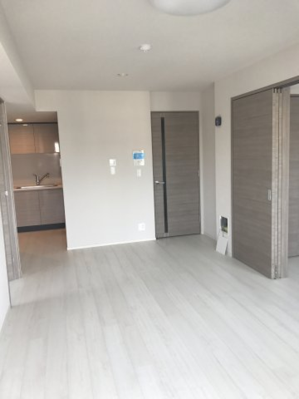 両隣に洋室がありリビングを経由するので、自然とコミュニケーションが増える構造です。