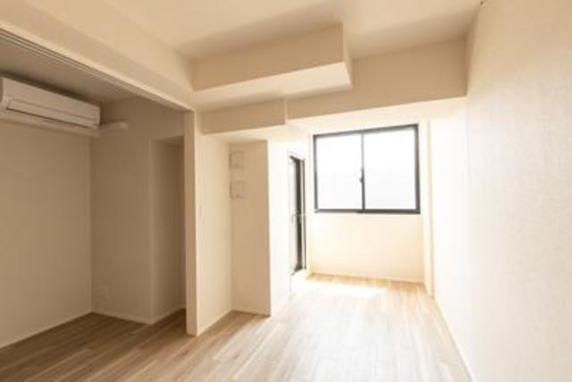 南東向きなので自然光も取り入れやすくなっています。※写真は同タイプ住戸です。