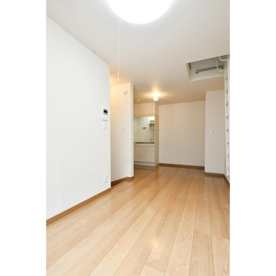 ホワイト×ブラウンの落ち着いた雰囲気です。