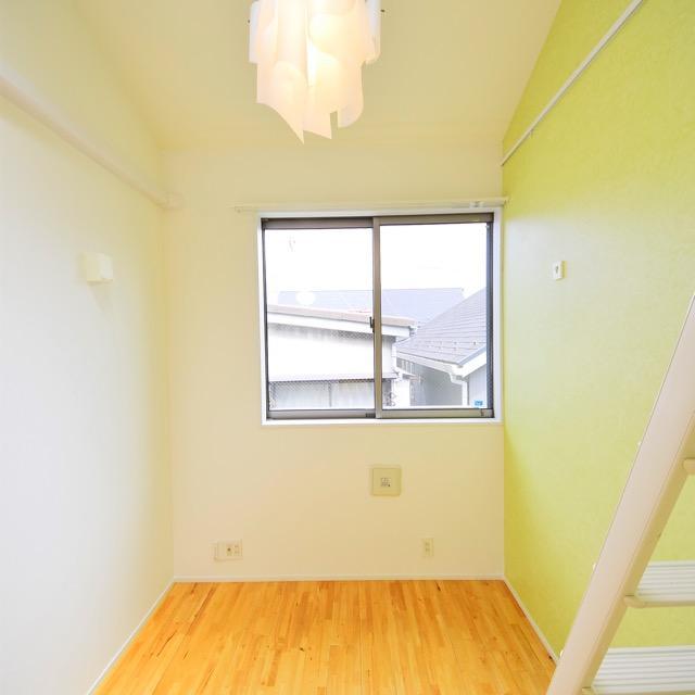 オーロラのドレープみたいなライトが可愛い！夜灯りをつけるのが楽しみになりそう。