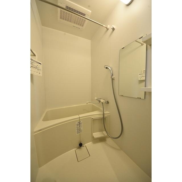 浴室には乾燥機があり、雨の日の洗濯物干しもお任せあれ！