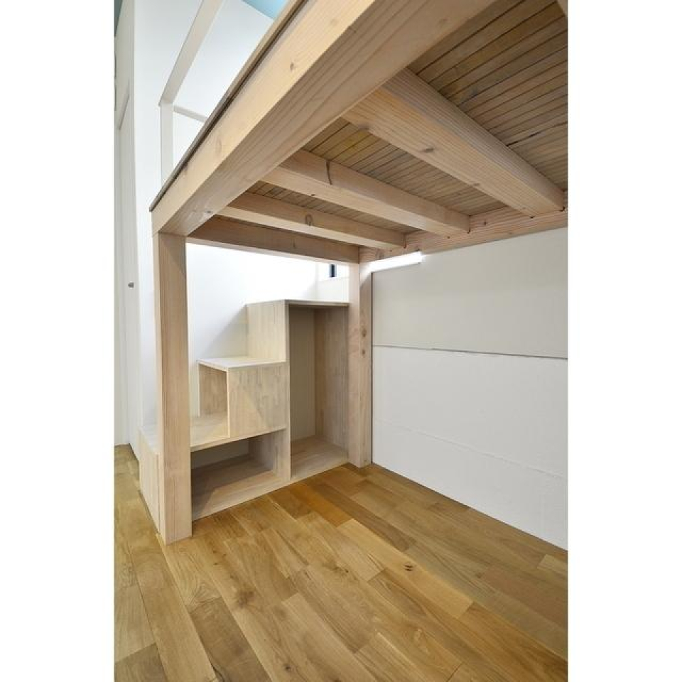 下部はちょっと囲われている感じがあって、半個室のプライベート感がありますね。