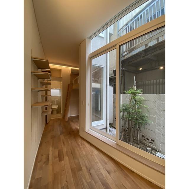 ちょっとした植栽もあります。