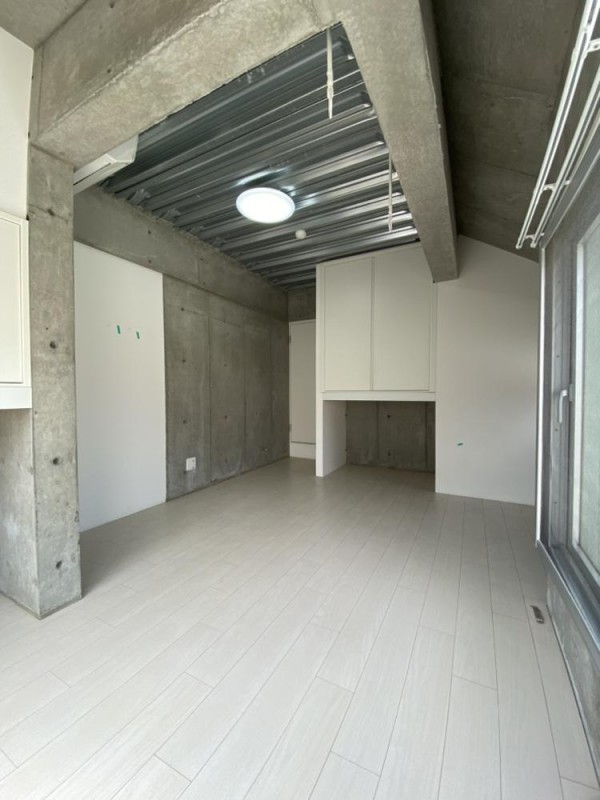 コンクリートのクールな部屋がカッコいい！