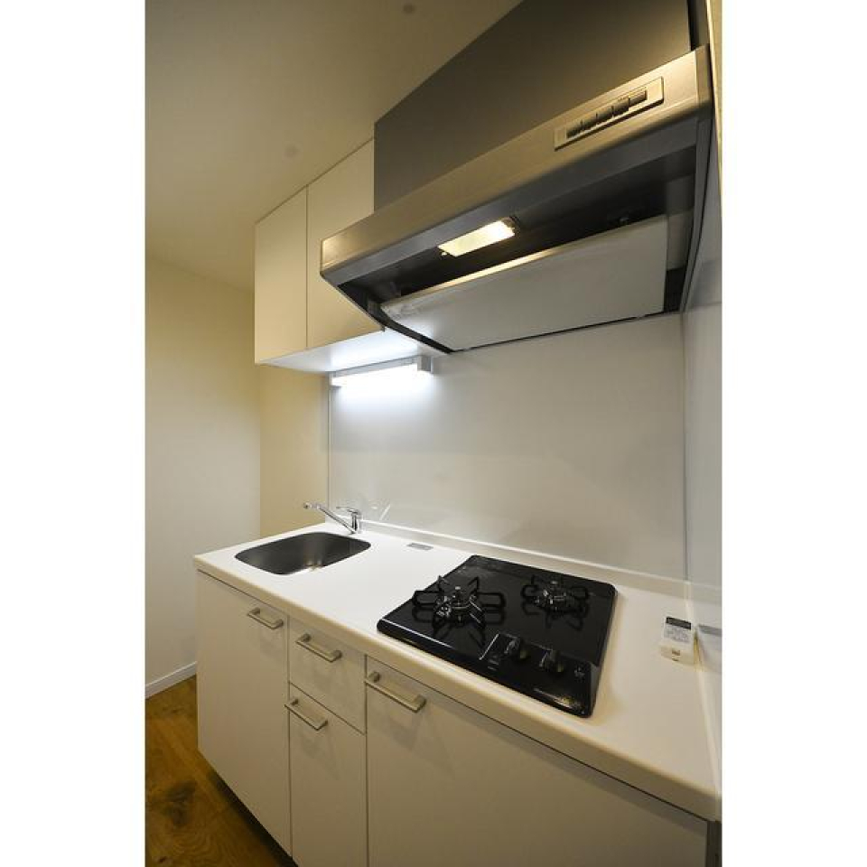 ２口のガスコンロが設置されたキッチン。