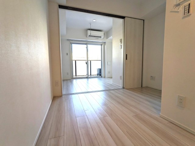 北向きに窓があります。