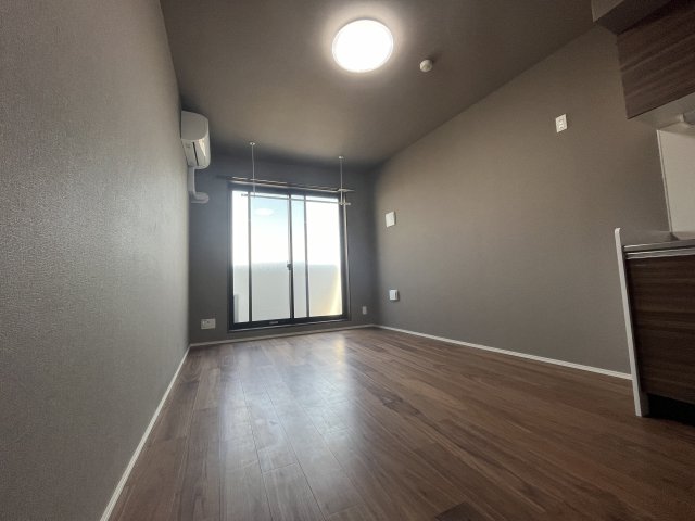 ダークな色合いが大人っぽくて落ち着く。