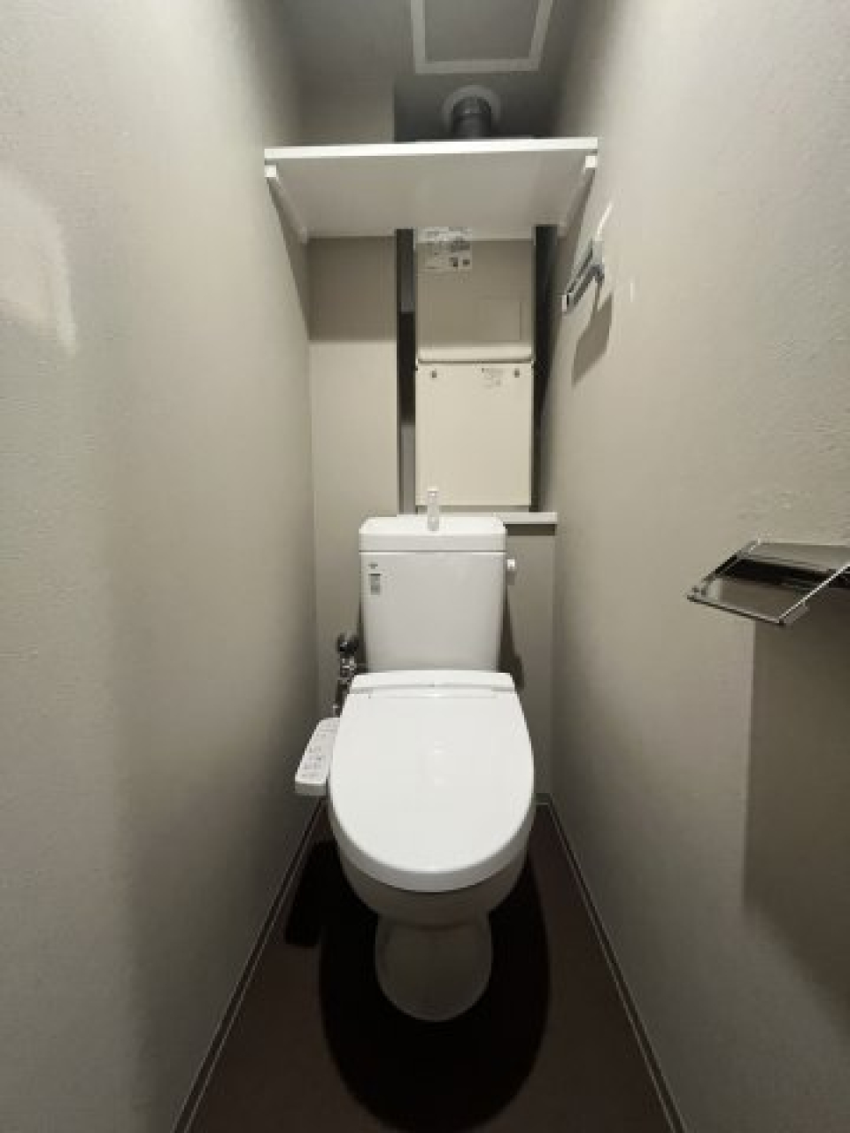 トイレにも収納があります