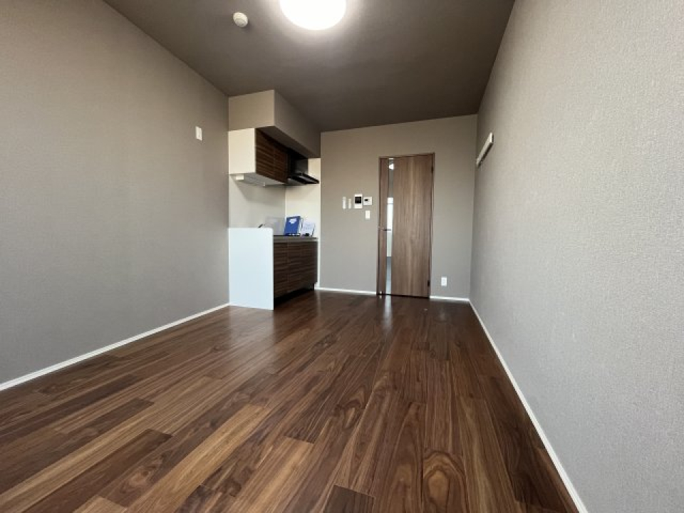 シンプルな家具で揃えたいですね。