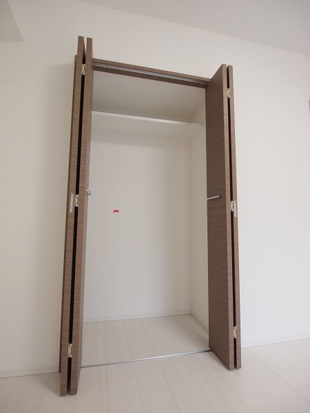 中にラックを置いて生活用品の倉庫としても使用できそうです。