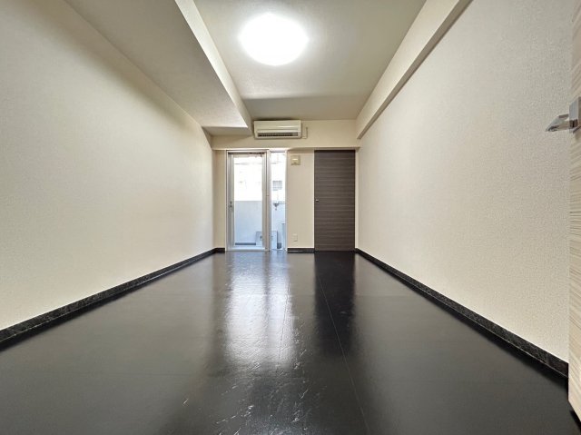 白と黒のモノトーンのお部屋。