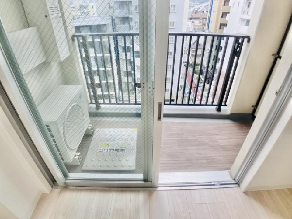 １３階の建物の８階にあるお部屋です。