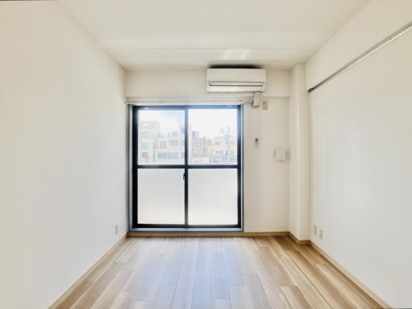 6.4帖の洋室です。