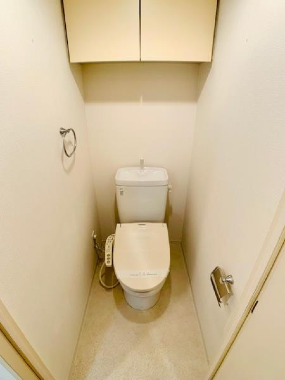 棚があるので日用品をストックしやすそうです。