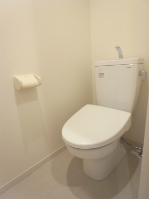 シンプルなトイレ。